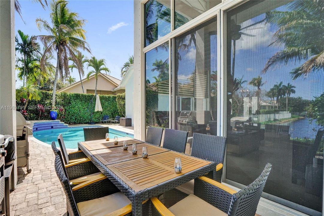 Recently Sold: $1,350,000 (5 beds, 4 baths, 3752 Square Feet)