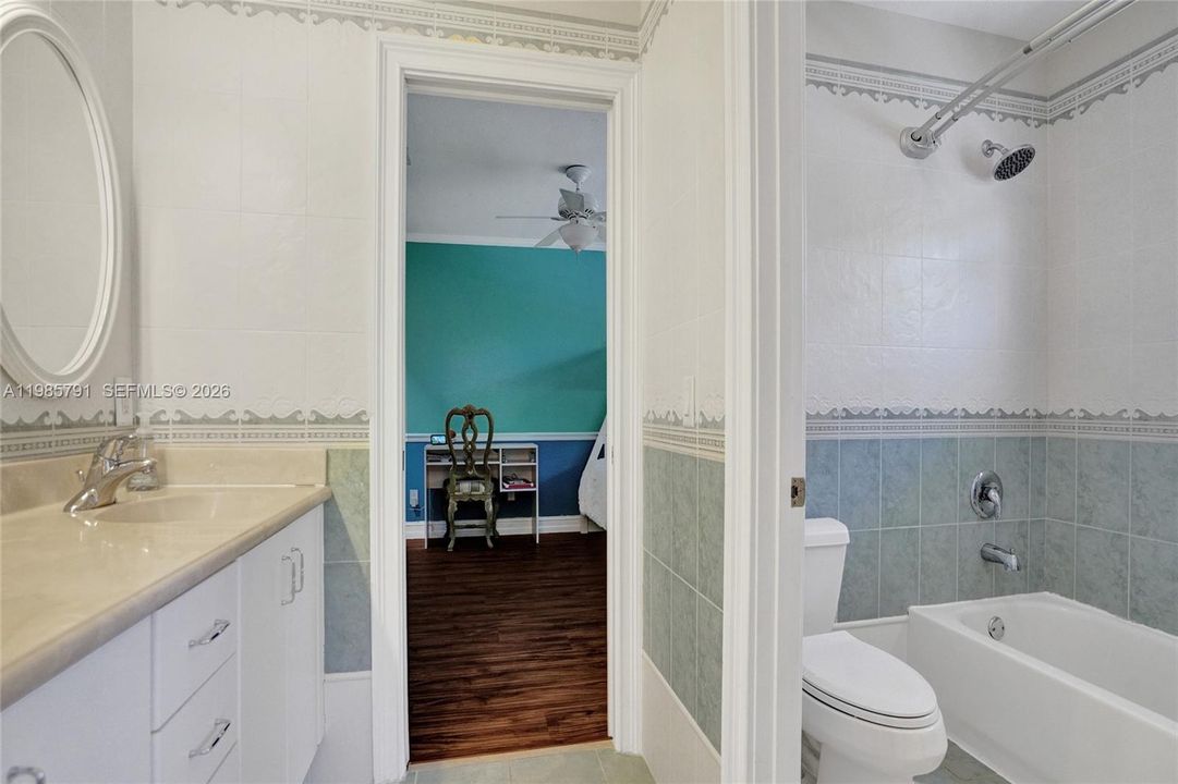 Recently Sold: $1,350,000 (5 beds, 4 baths, 3752 Square Feet)