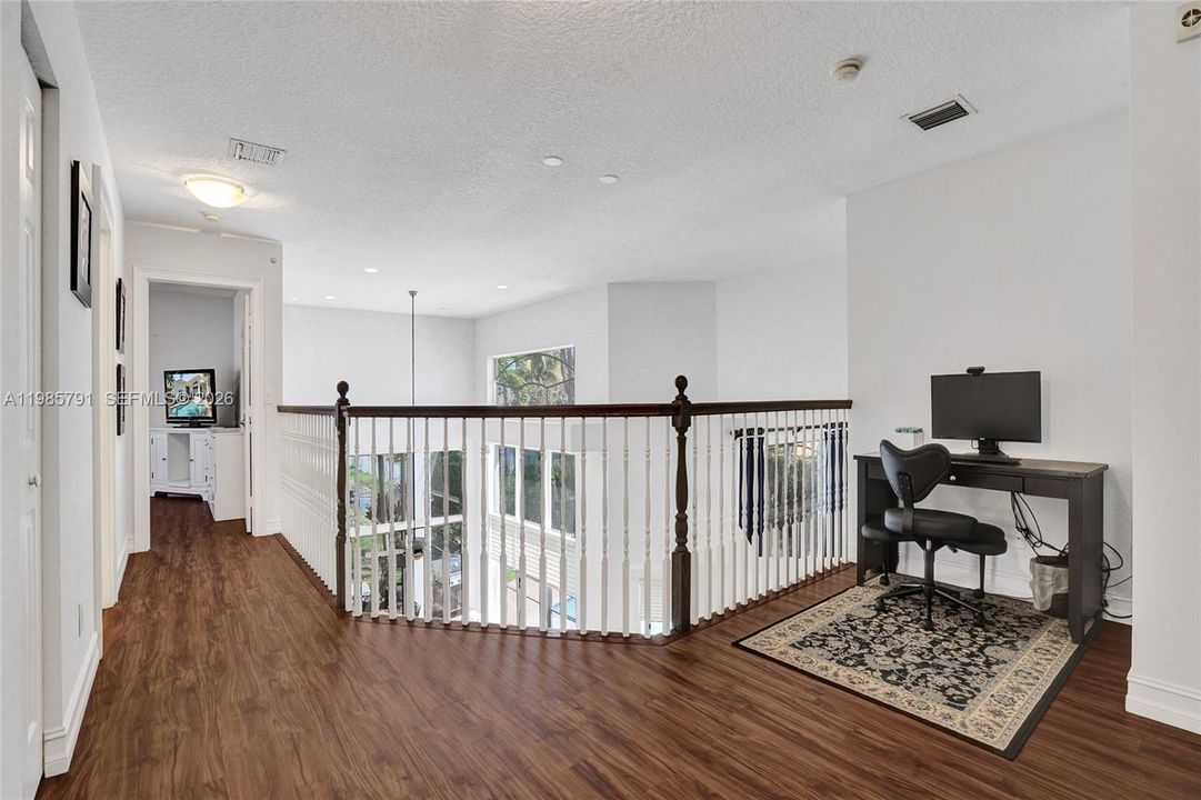 Recently Sold: $1,350,000 (5 beds, 4 baths, 3752 Square Feet)