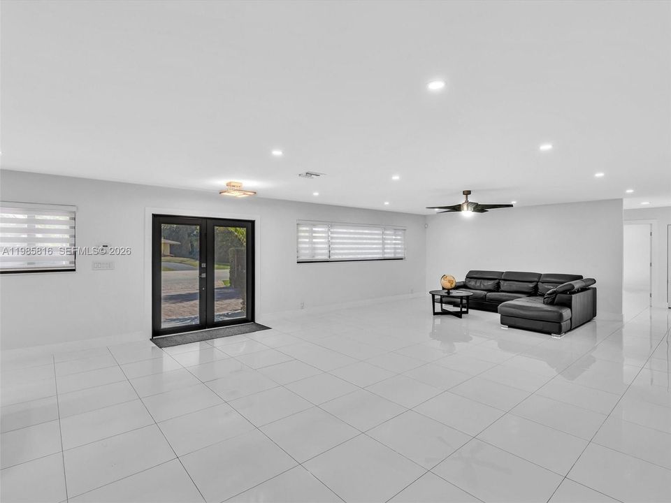 For Sale: $2,475,000 (4 beds, 3 baths, 3052 Square Feet)