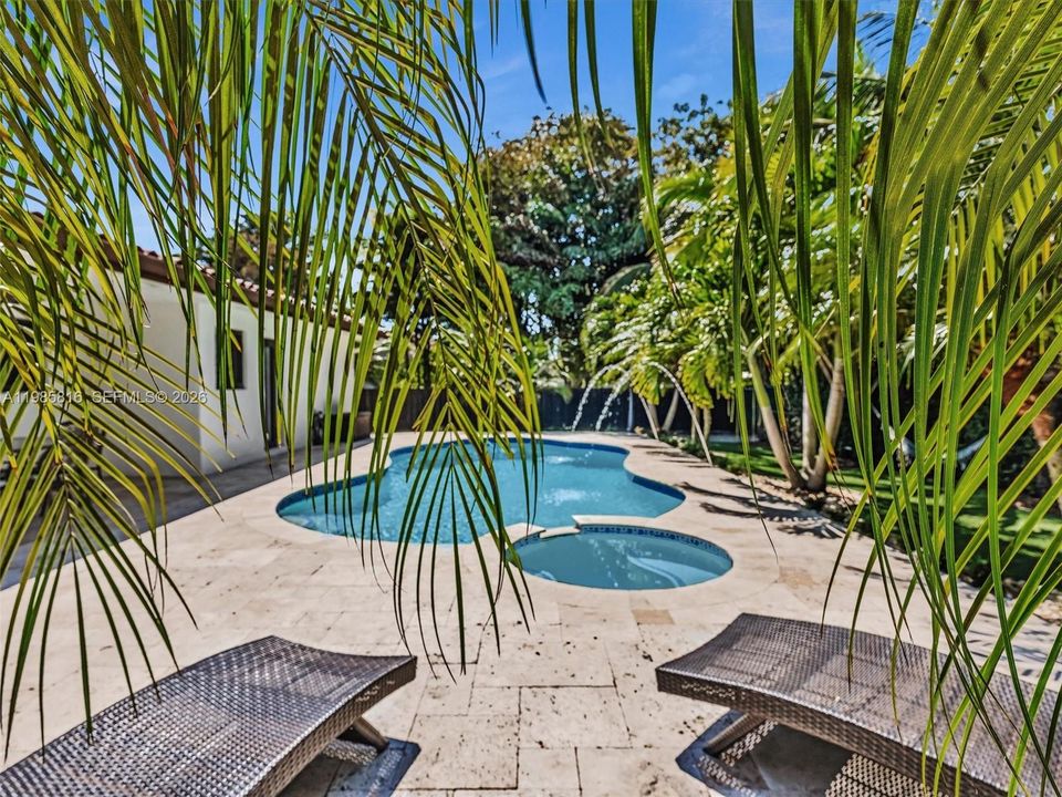 For Sale: $2,475,000 (4 beds, 3 baths, 3052 Square Feet)