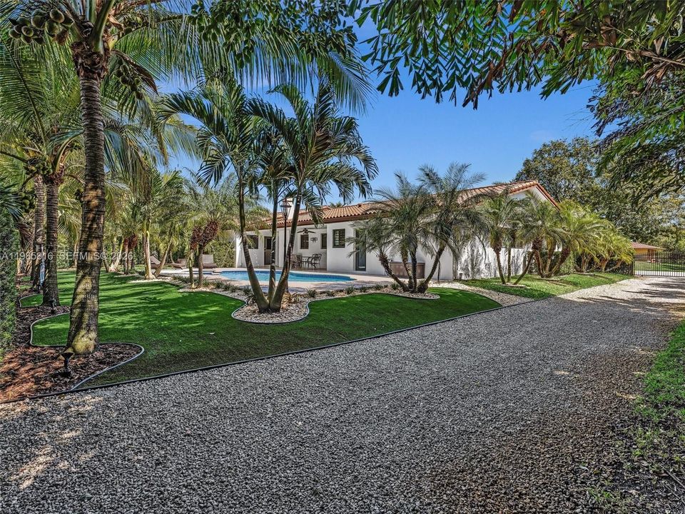For Sale: $2,475,000 (4 beds, 3 baths, 3052 Square Feet)