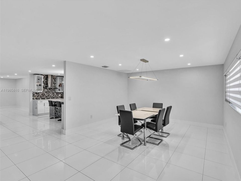 For Sale: $2,475,000 (4 beds, 3 baths, 3052 Square Feet)