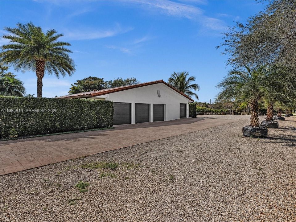 For Sale: $2,475,000 (4 beds, 3 baths, 3052 Square Feet)