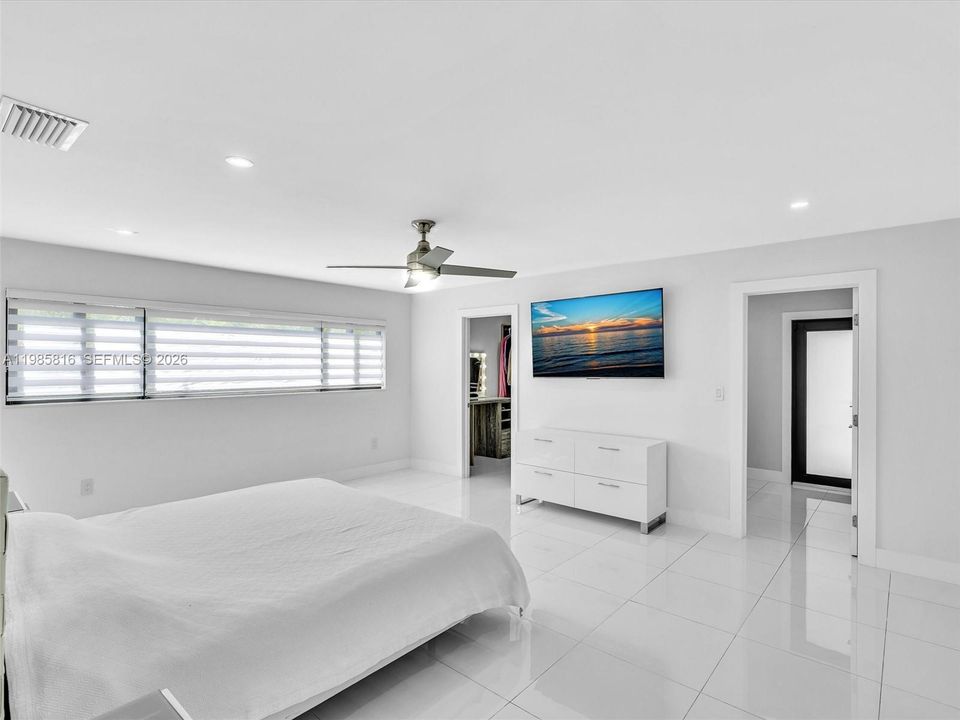 For Sale: $2,475,000 (4 beds, 3 baths, 3052 Square Feet)