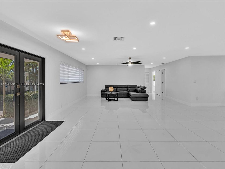 For Sale: $2,475,000 (4 beds, 3 baths, 3052 Square Feet)
