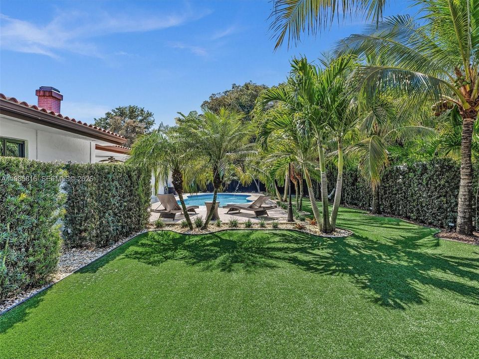 For Sale: $2,475,000 (4 beds, 3 baths, 3052 Square Feet)