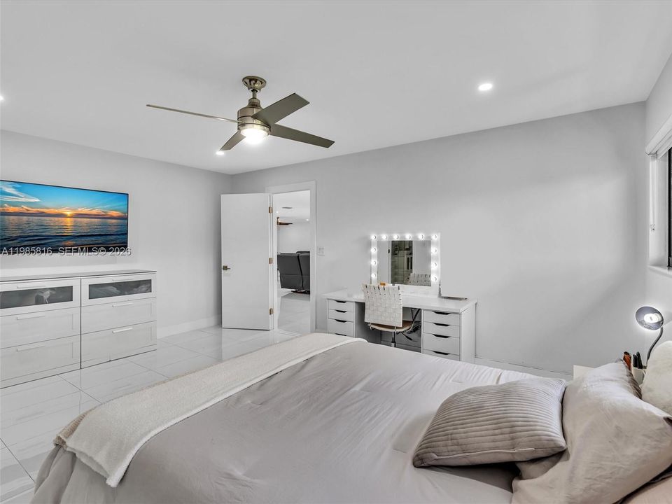 For Sale: $2,475,000 (4 beds, 3 baths, 3052 Square Feet)