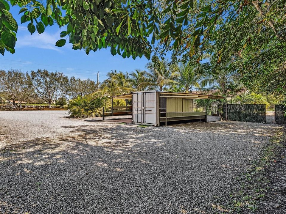 For Sale: $2,475,000 (4 beds, 3 baths, 3052 Square Feet)