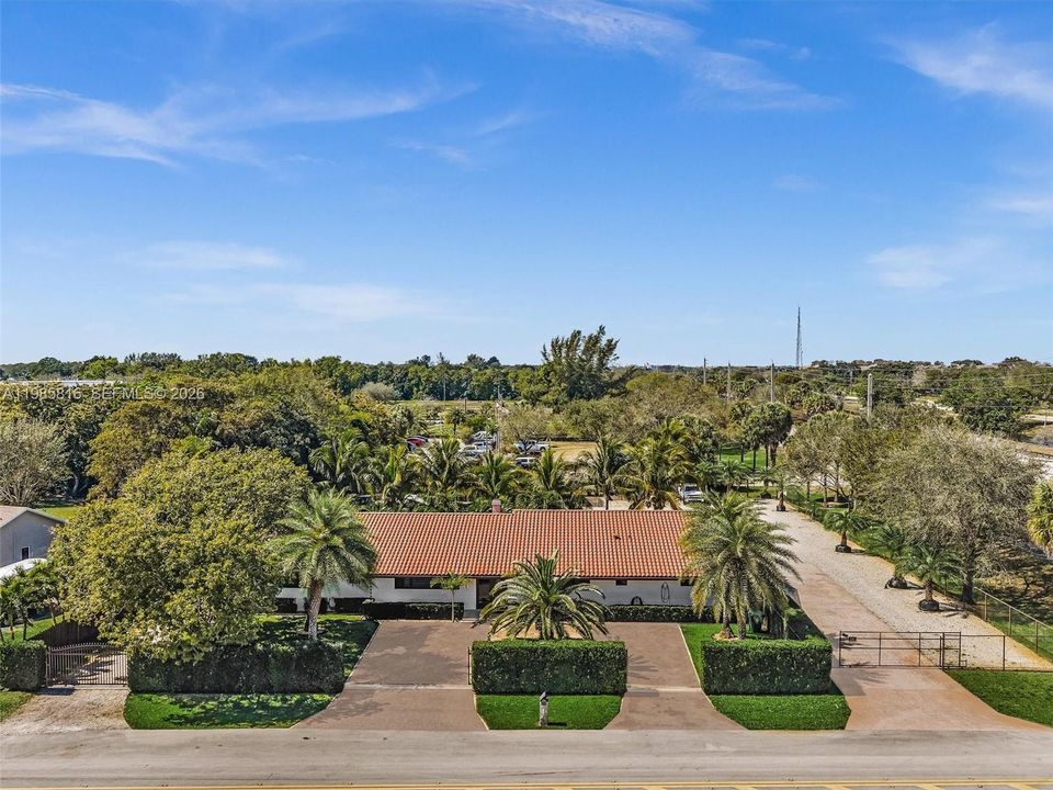 For Sale: $2,475,000 (4 beds, 3 baths, 3052 Square Feet)