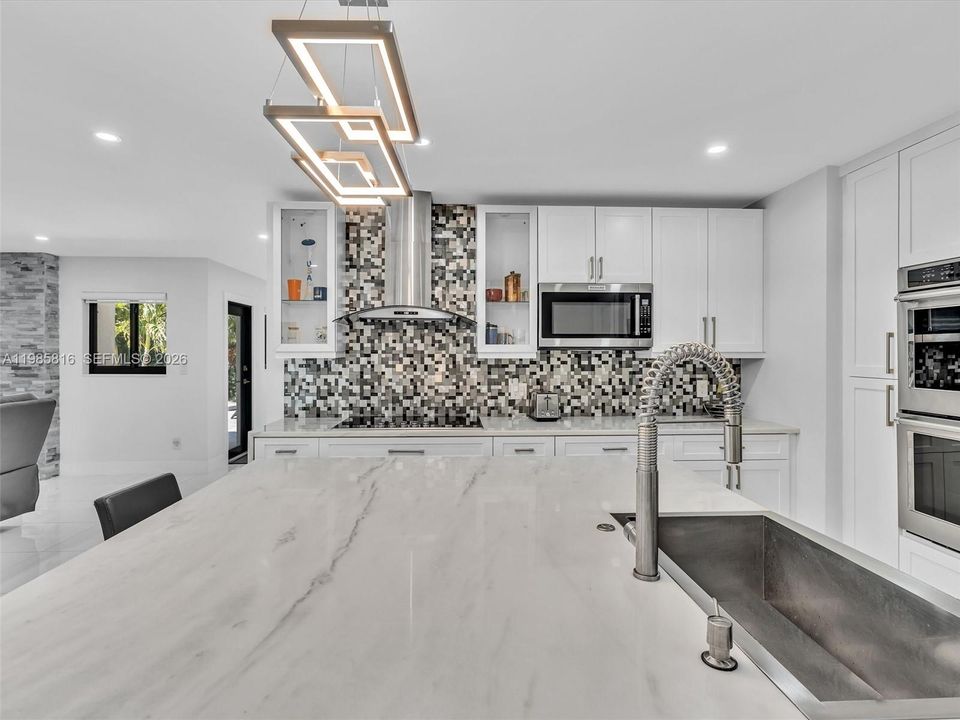 For Sale: $2,475,000 (4 beds, 3 baths, 3052 Square Feet)