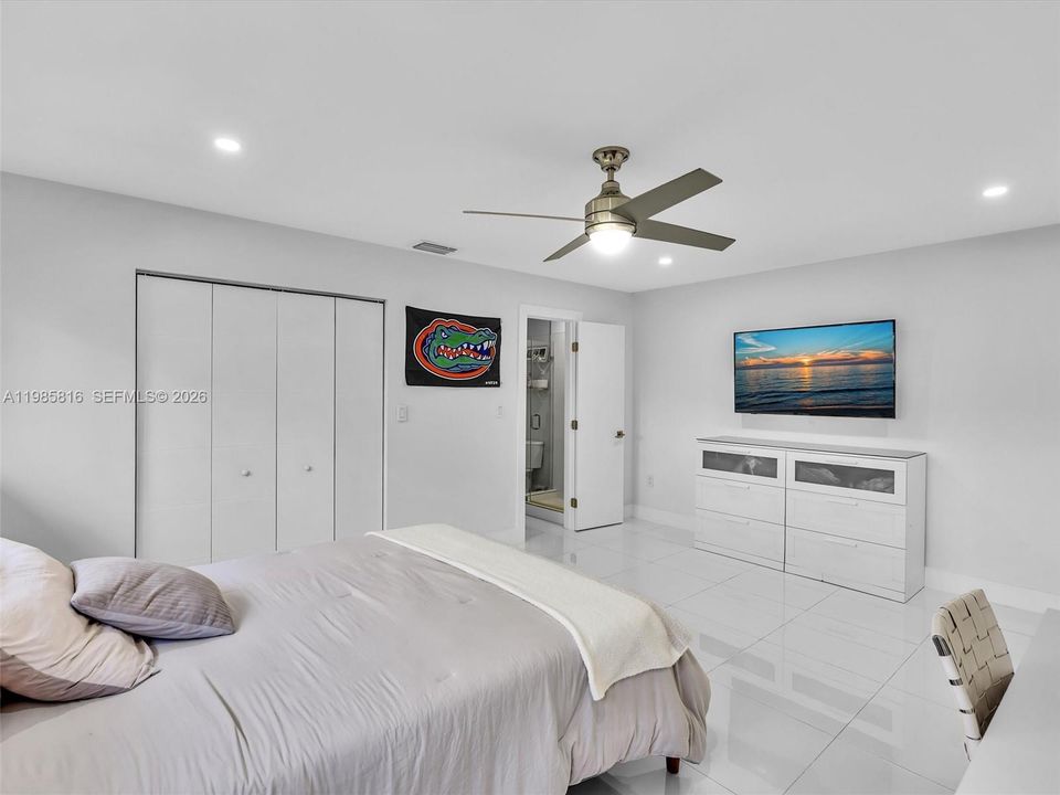 For Sale: $2,475,000 (4 beds, 3 baths, 3052 Square Feet)