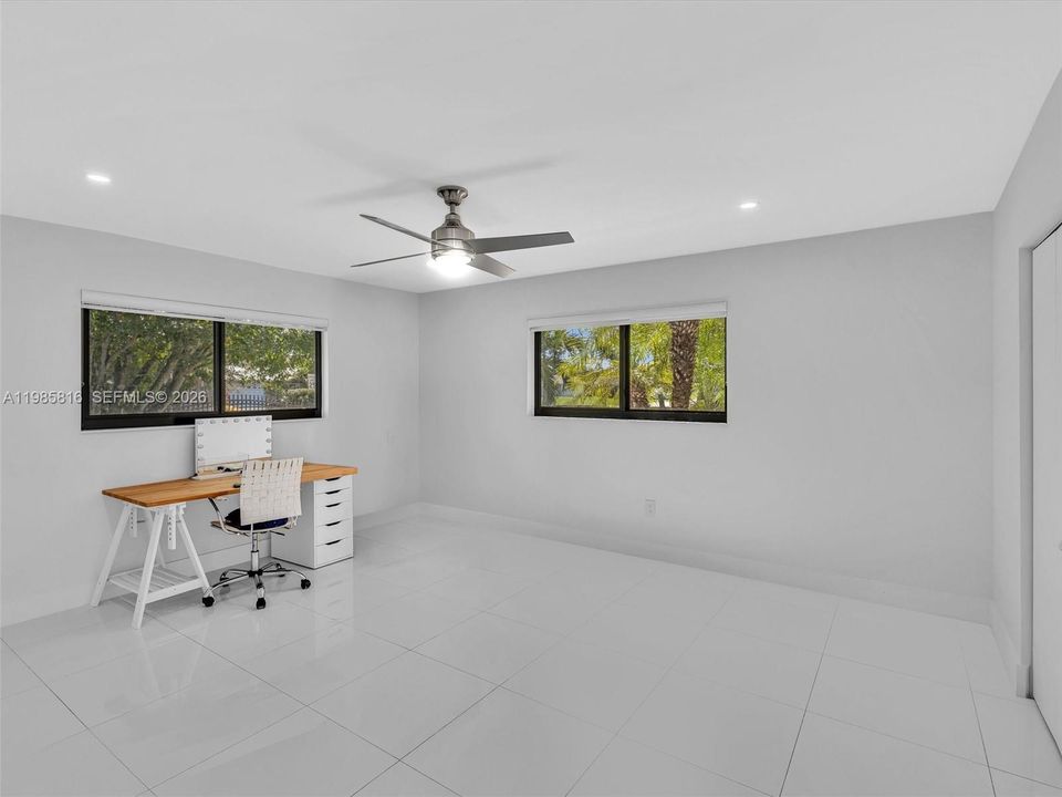For Sale: $2,475,000 (4 beds, 3 baths, 3052 Square Feet)