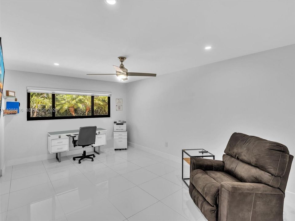 For Sale: $2,475,000 (4 beds, 3 baths, 3052 Square Feet)
