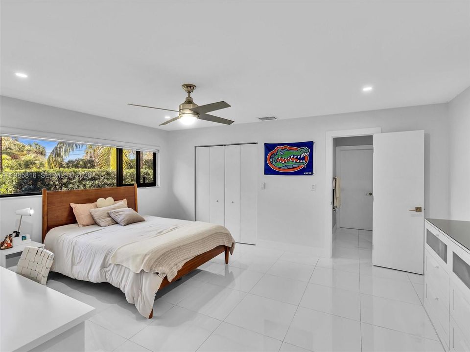 For Sale: $2,475,000 (4 beds, 3 baths, 3052 Square Feet)