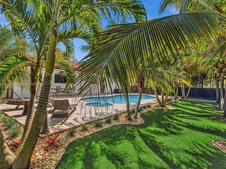 For Sale: $2,475,000 (4 beds, 3 baths, 3052 Square Feet)