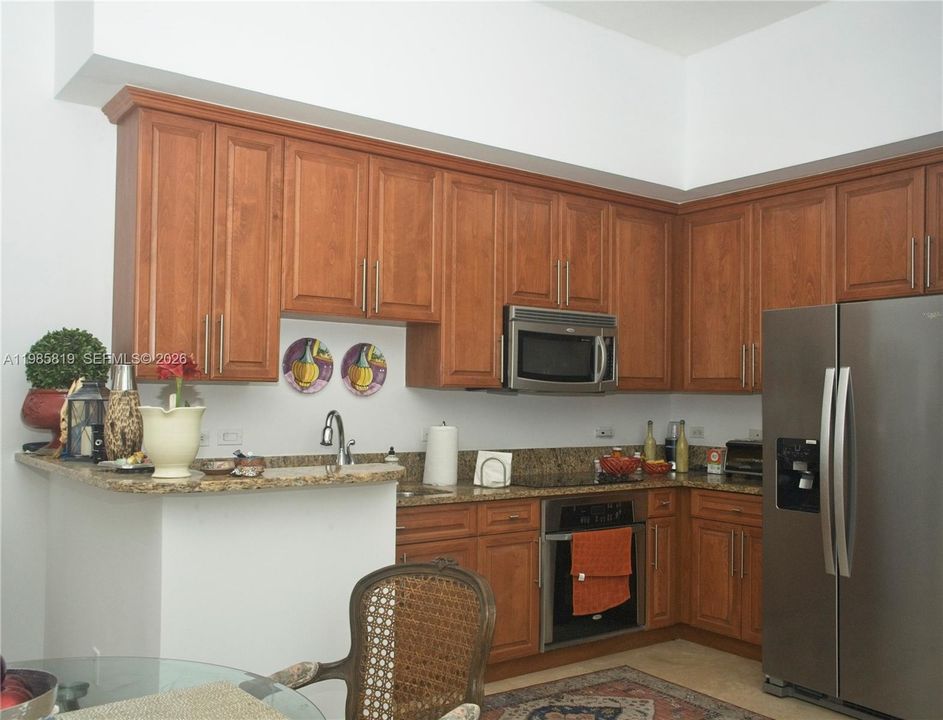 Active With Contract: $450,000 (1 beds, 1 baths, 779 Square Feet)