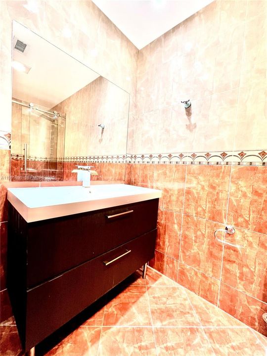 На продажу: $989,000 (3 спален, 2 ванн, 2265 Квадратных фут)