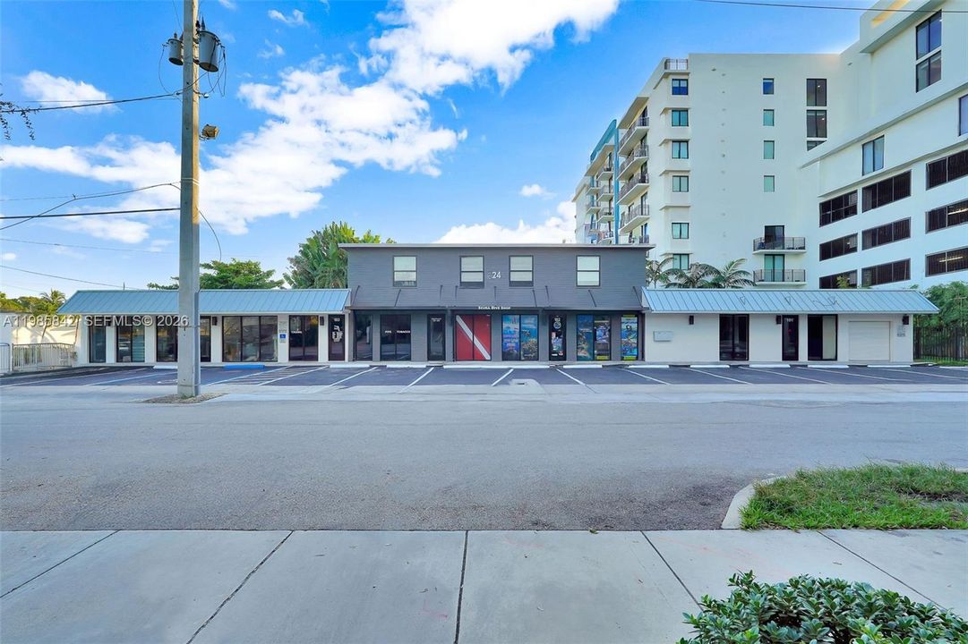 На продажу: $1,950,000 (0 спален, 0 ванн, 0 Квадратных фут)