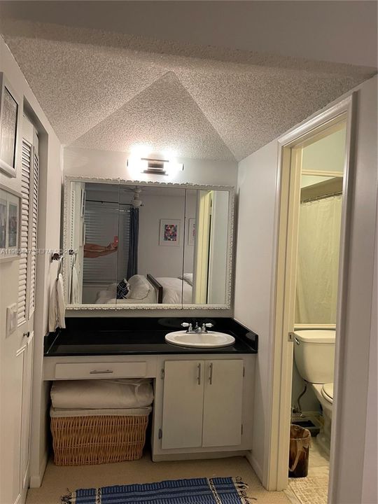 For Sale: $209,000 (2 beds, 2 baths, 1023 Square Feet)