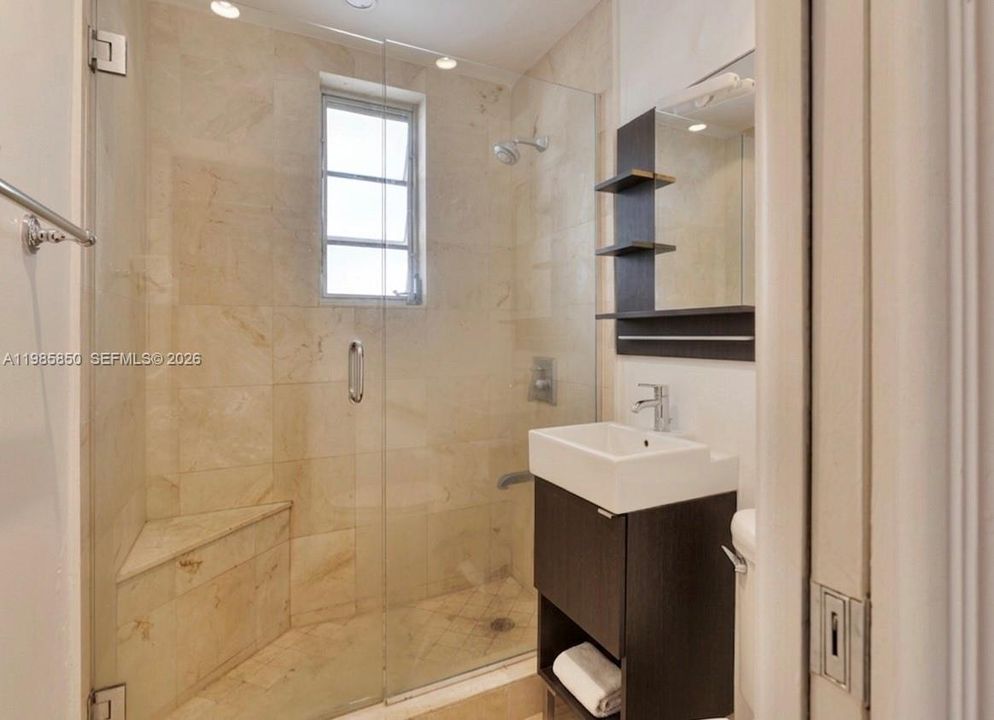 En Venta: $220,000 (1 camas, 1 baños, 407 Pies cuadrados)
