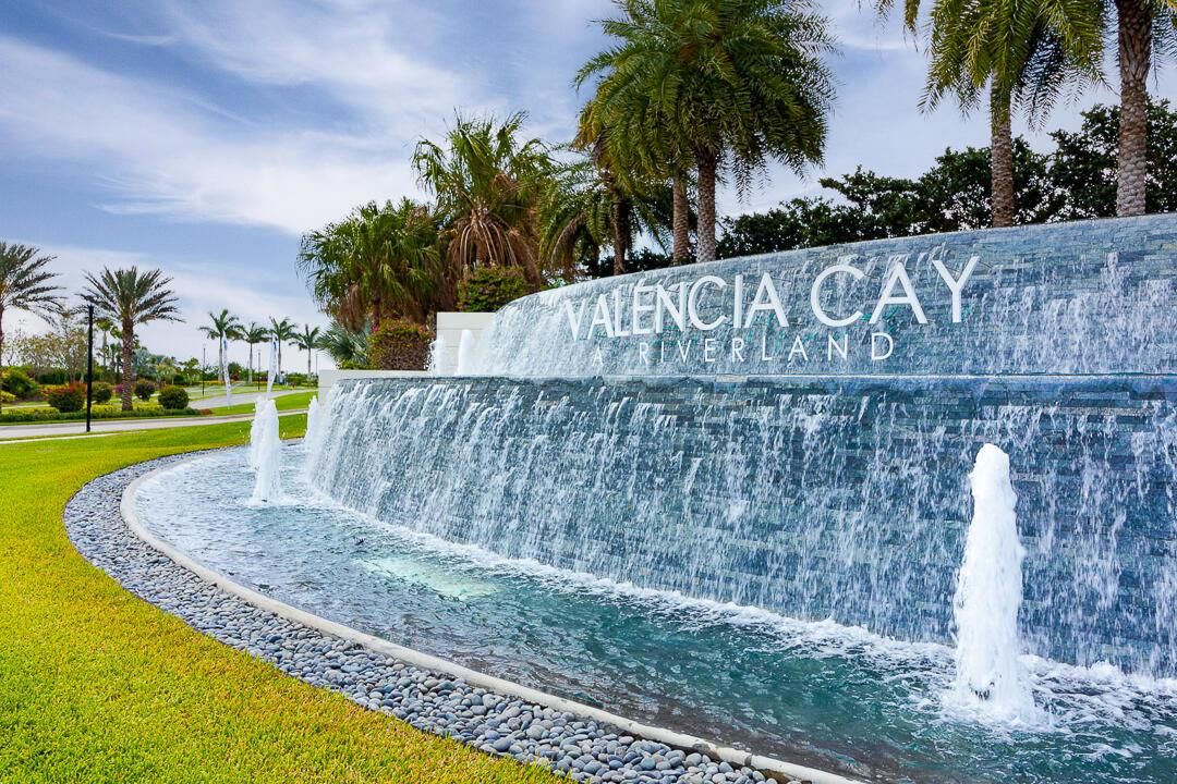 Valencia Cay Entrance