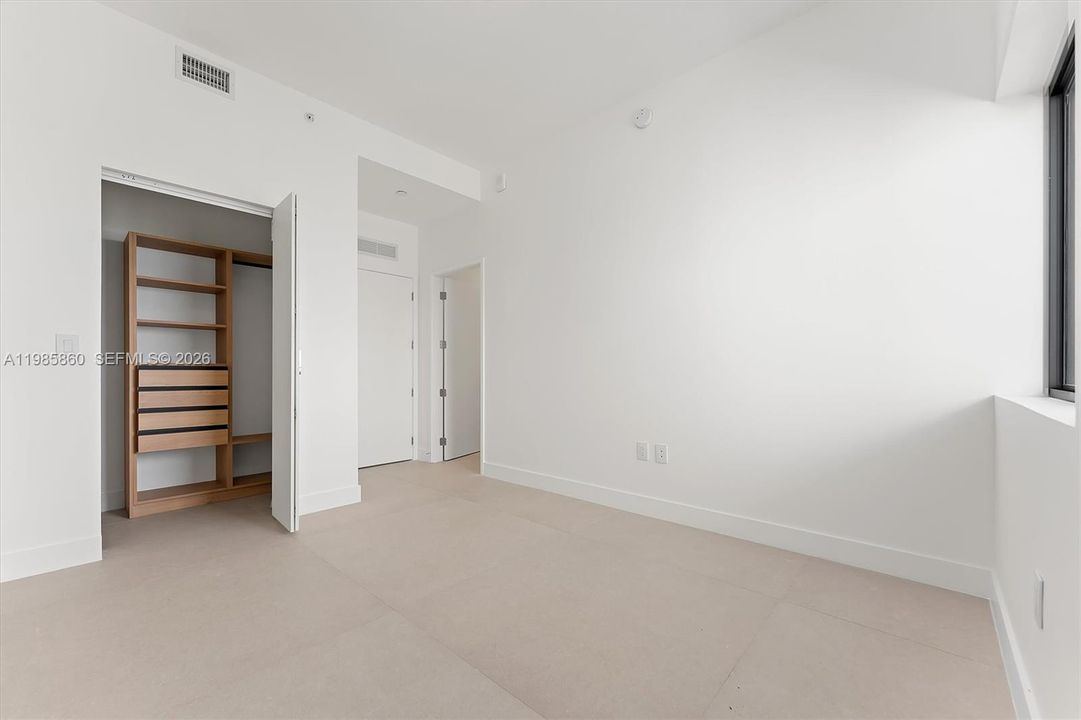 Activo con contrato: $24,950 (4 camas, 5 baños, 3000 Pies cuadrados)