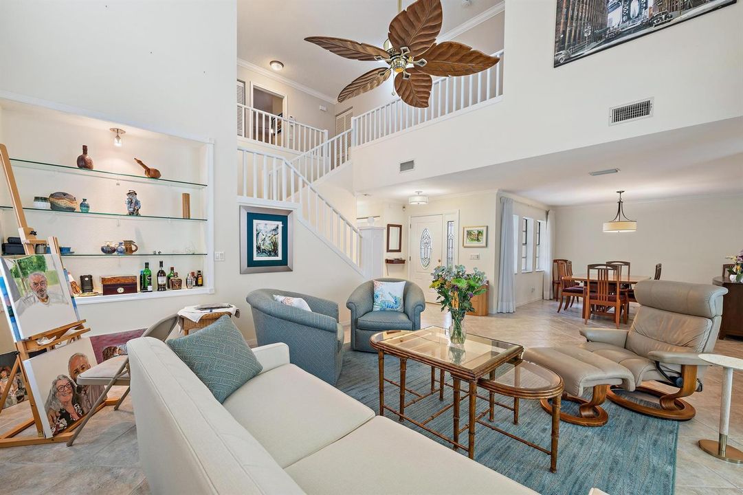 18 Windsor Ln-Living:Dining