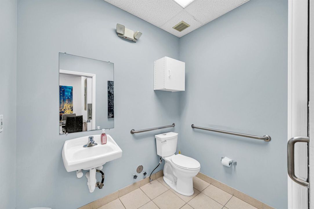 6090 BOULEVARD OF CHAMPIONS-47