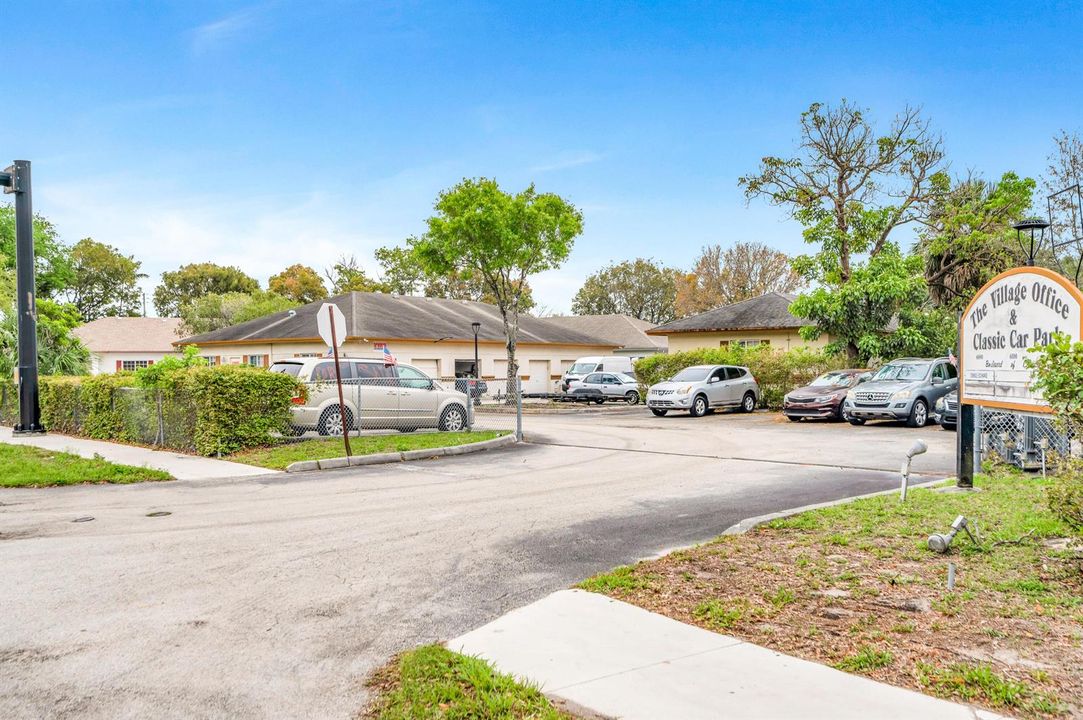 6090 BOULEVARD OF CHAMPIONS-4