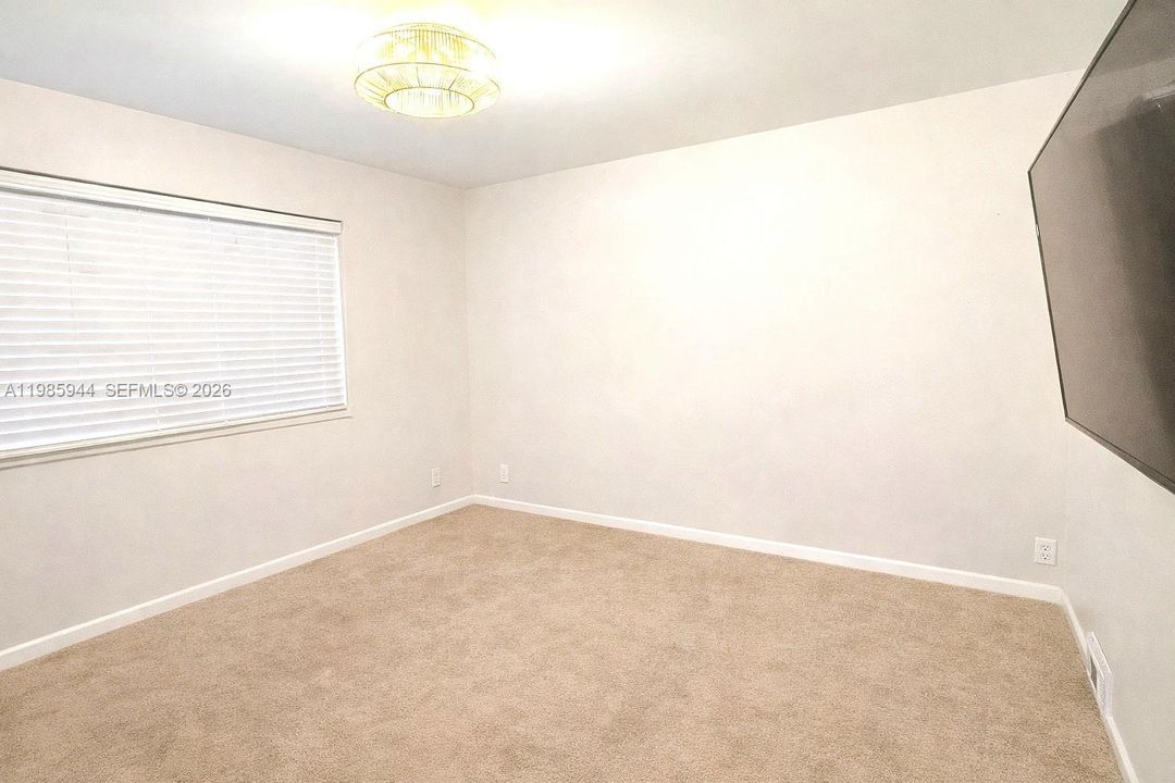 For Sale: $209,750 (2 beds, 2 baths, 900 Square Feet)