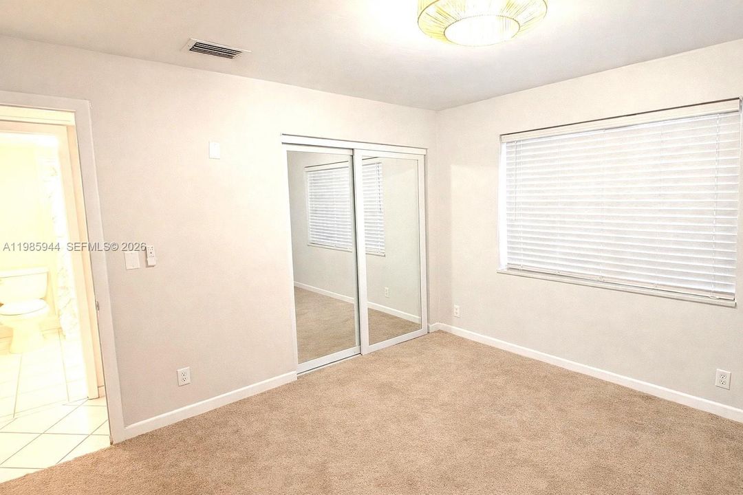 For Sale: $209,750 (2 beds, 2 baths, 900 Square Feet)