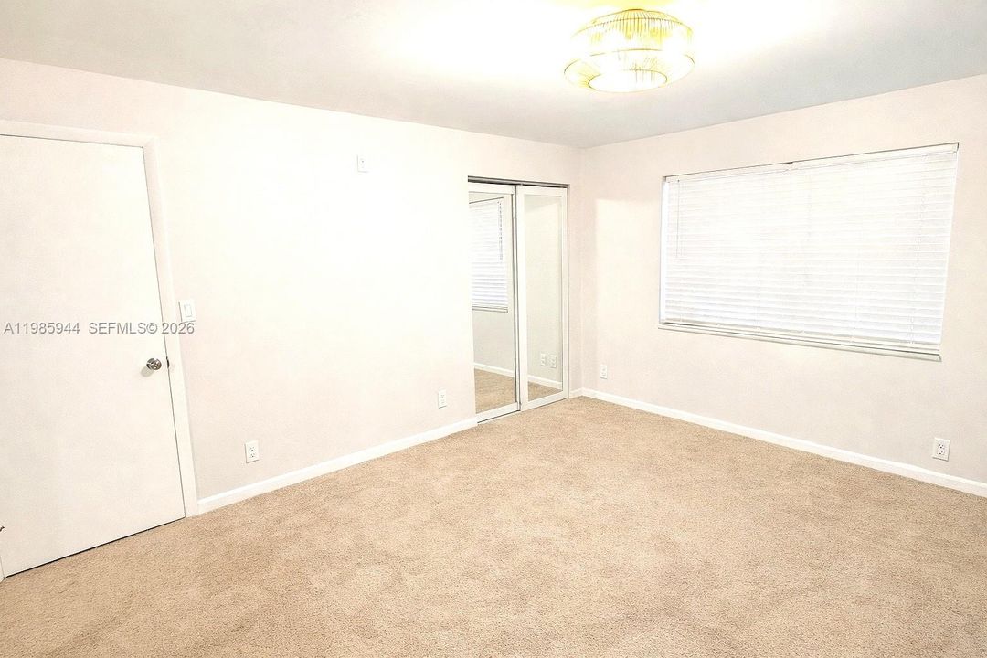 For Sale: $209,750 (2 beds, 2 baths, 900 Square Feet)