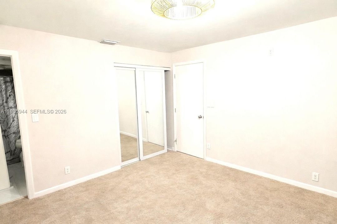 For Sale: $209,750 (2 beds, 2 baths, 900 Square Feet)