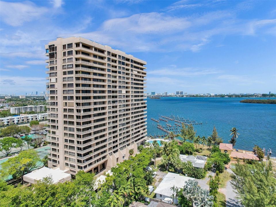 Recently Sold: $349,000 (2 beds, 2 baths, 2215 Square Feet)