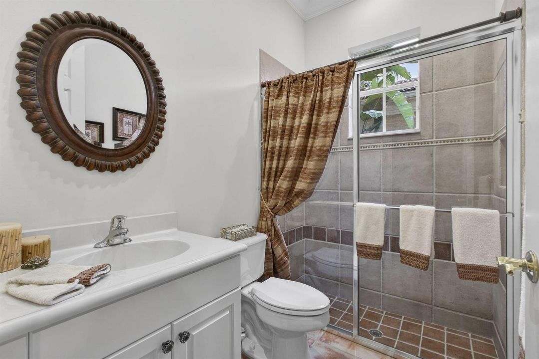 Guest Full Bath
