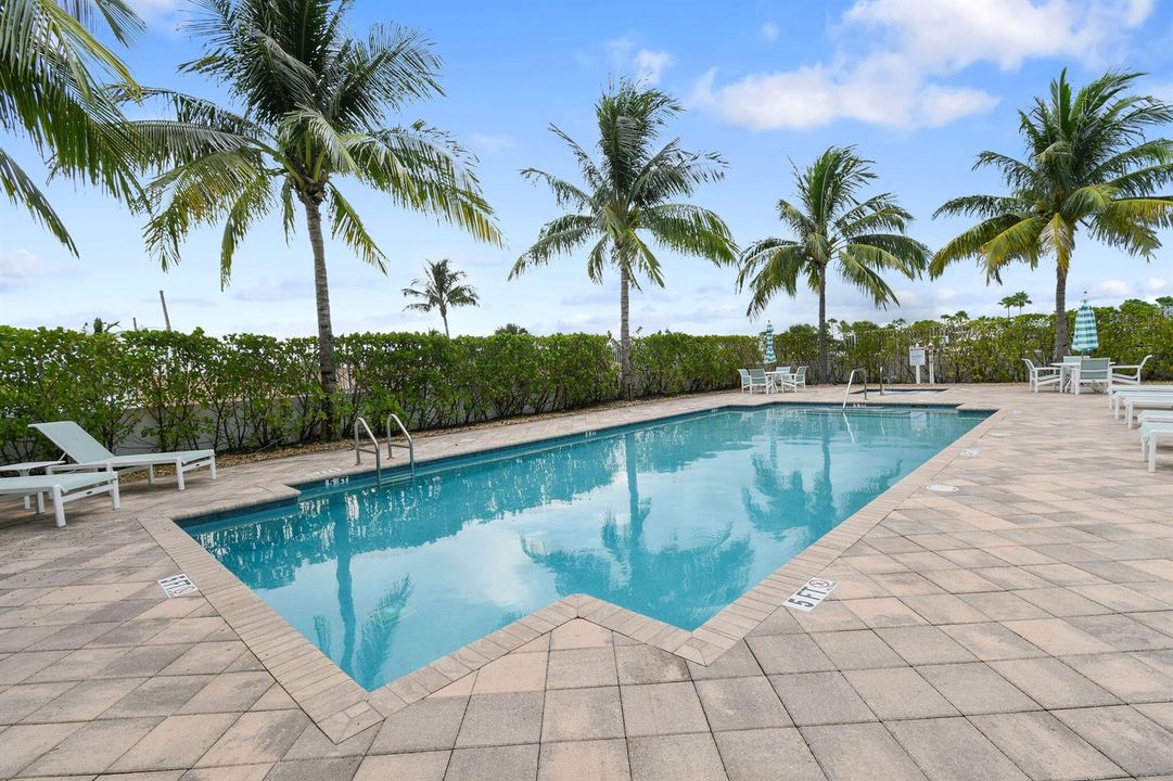 OceanBreezePool1