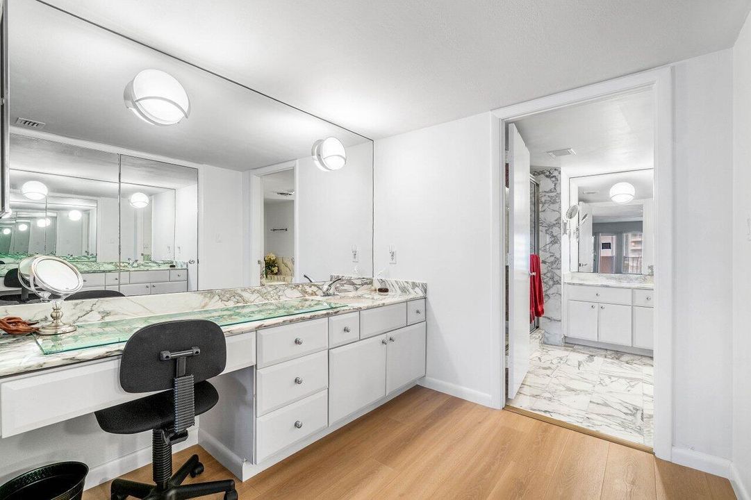 PRIMARY DRESSING AREA