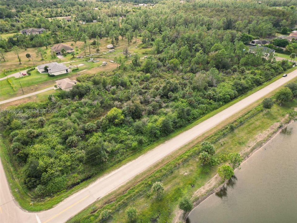 На продажу: $190,000 (2.81 acres)