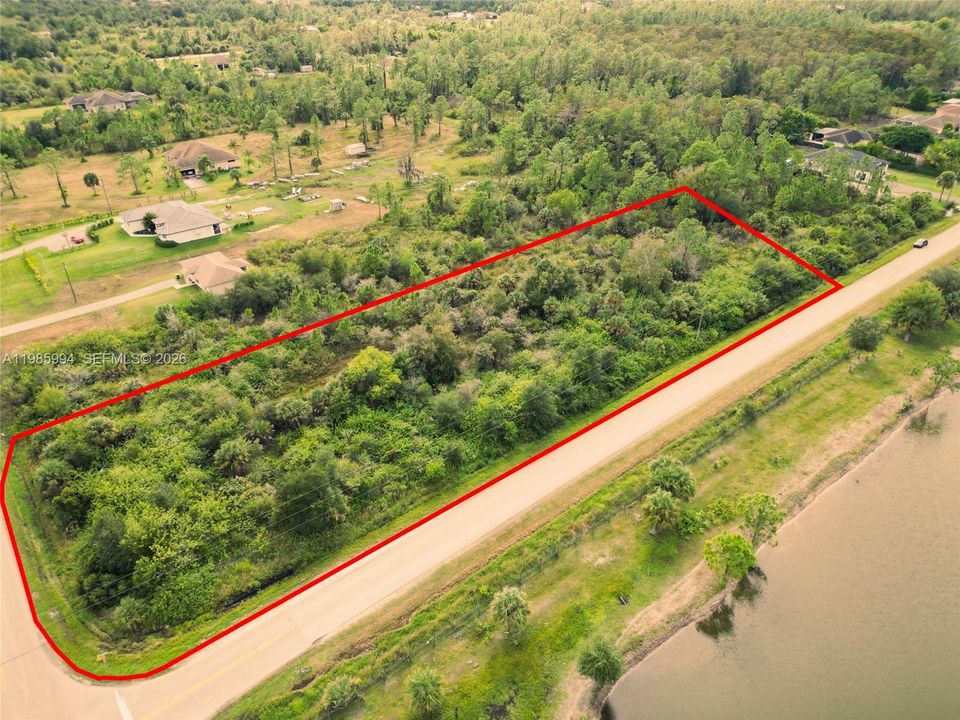 На продажу: $190,000 (2.81 acres)