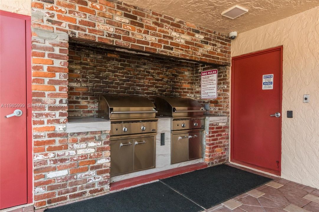 For Sale: $59,900 (1 beds, 1 baths, 775 Square Feet)