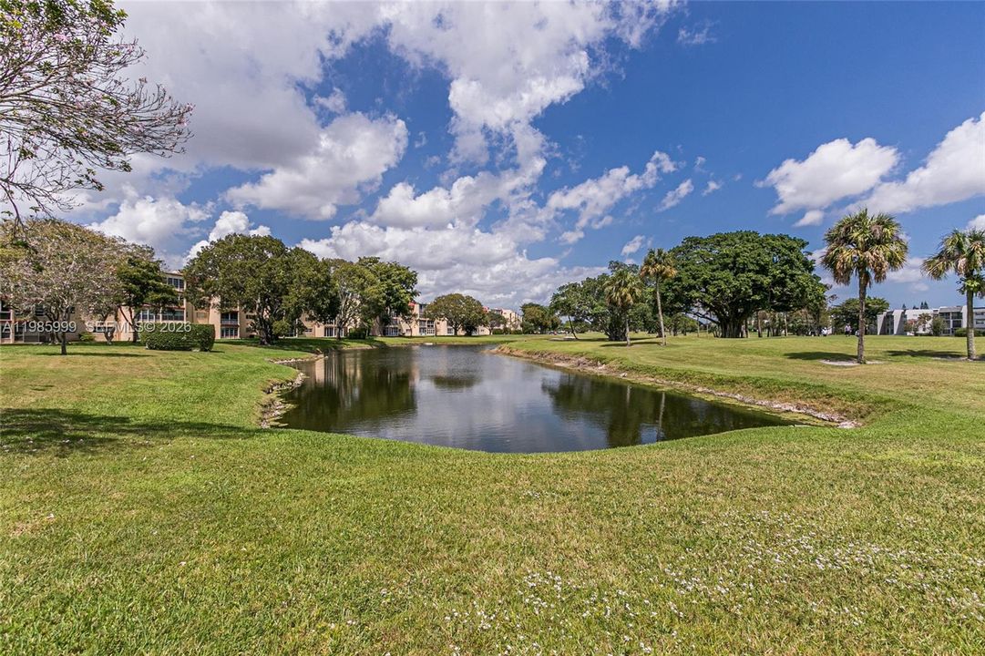 For Sale: $59,900 (1 beds, 1 baths, 775 Square Feet)