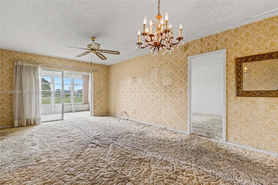 For Sale: $59,900 (1 beds, 1 baths, 775 Square Feet)