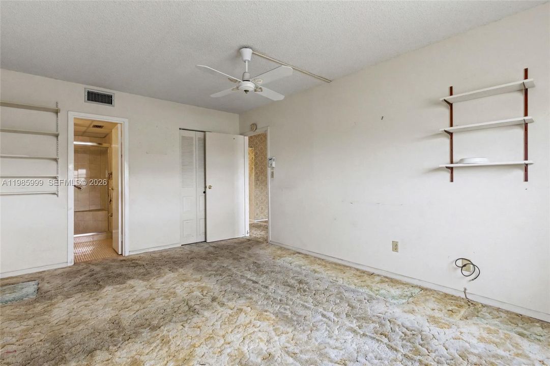 For Sale: $59,900 (1 beds, 1 baths, 775 Square Feet)