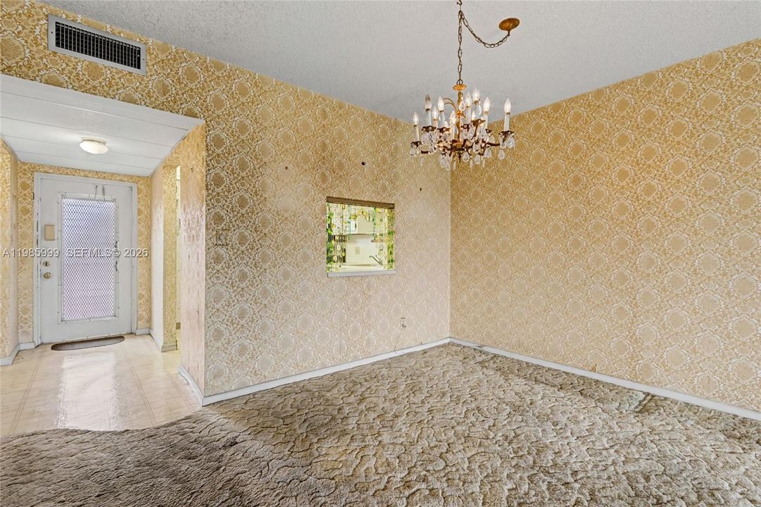 For Sale: $59,900 (1 beds, 1 baths, 775 Square Feet)