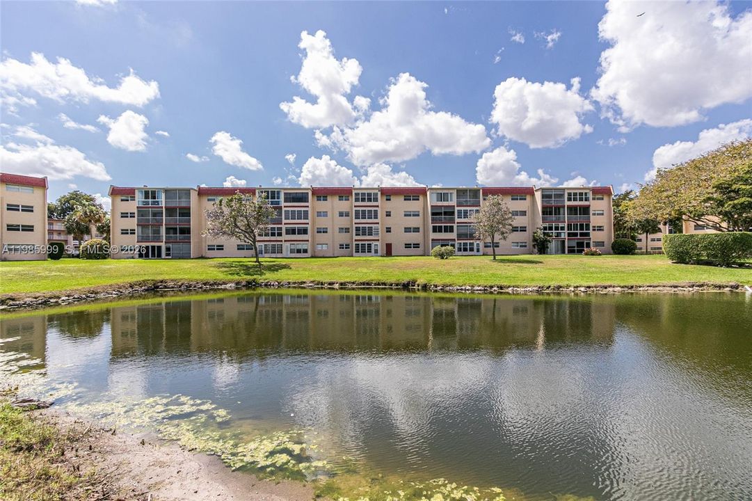 For Sale: $59,900 (1 beds, 1 baths, 775 Square Feet)