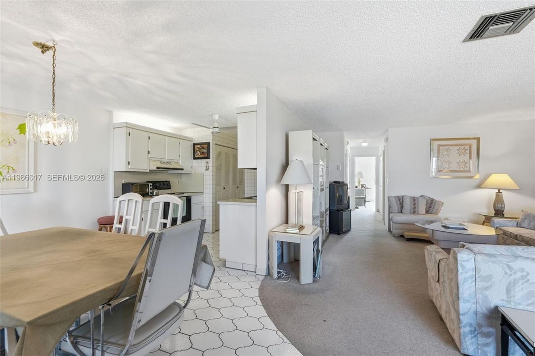 For Sale: $222,000 (2 beds, 2 baths, 1250 Square Feet)