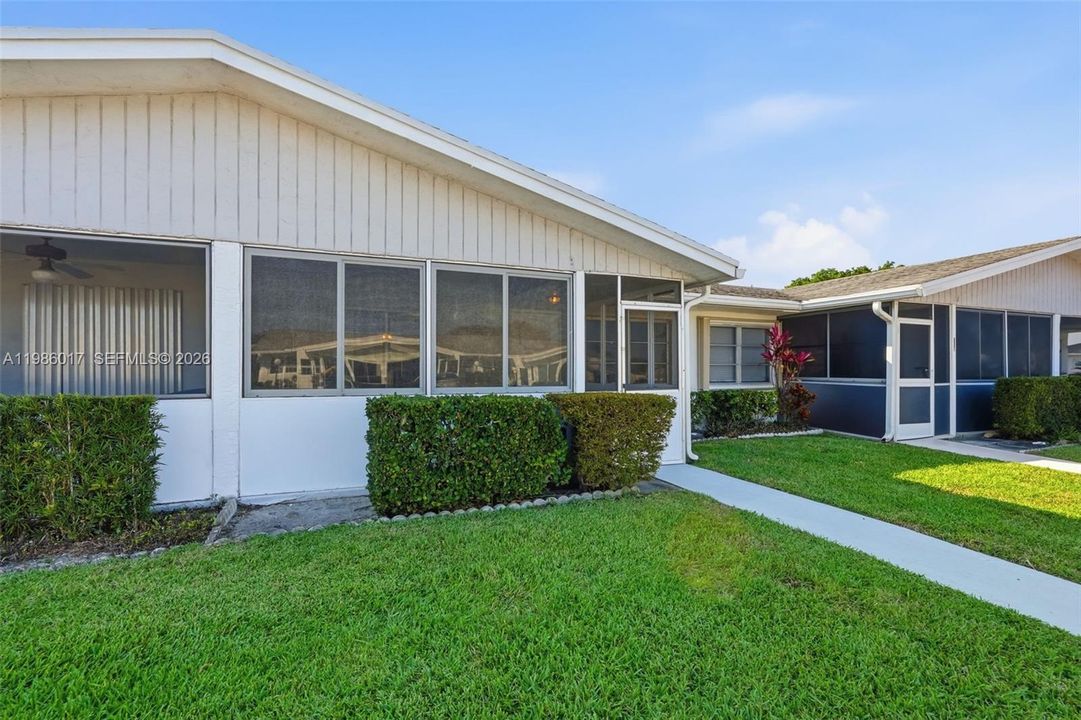 For Sale: $222,000 (2 beds, 2 baths, 1250 Square Feet)