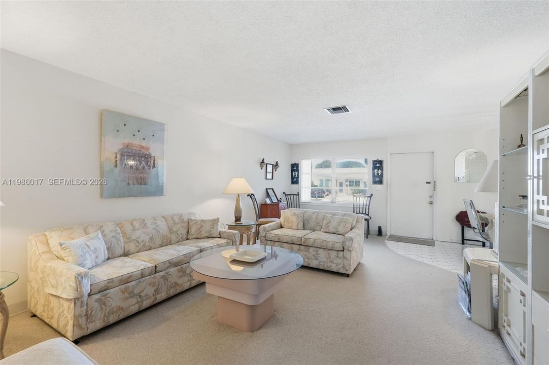 For Sale: $222,000 (2 beds, 2 baths, 1250 Square Feet)