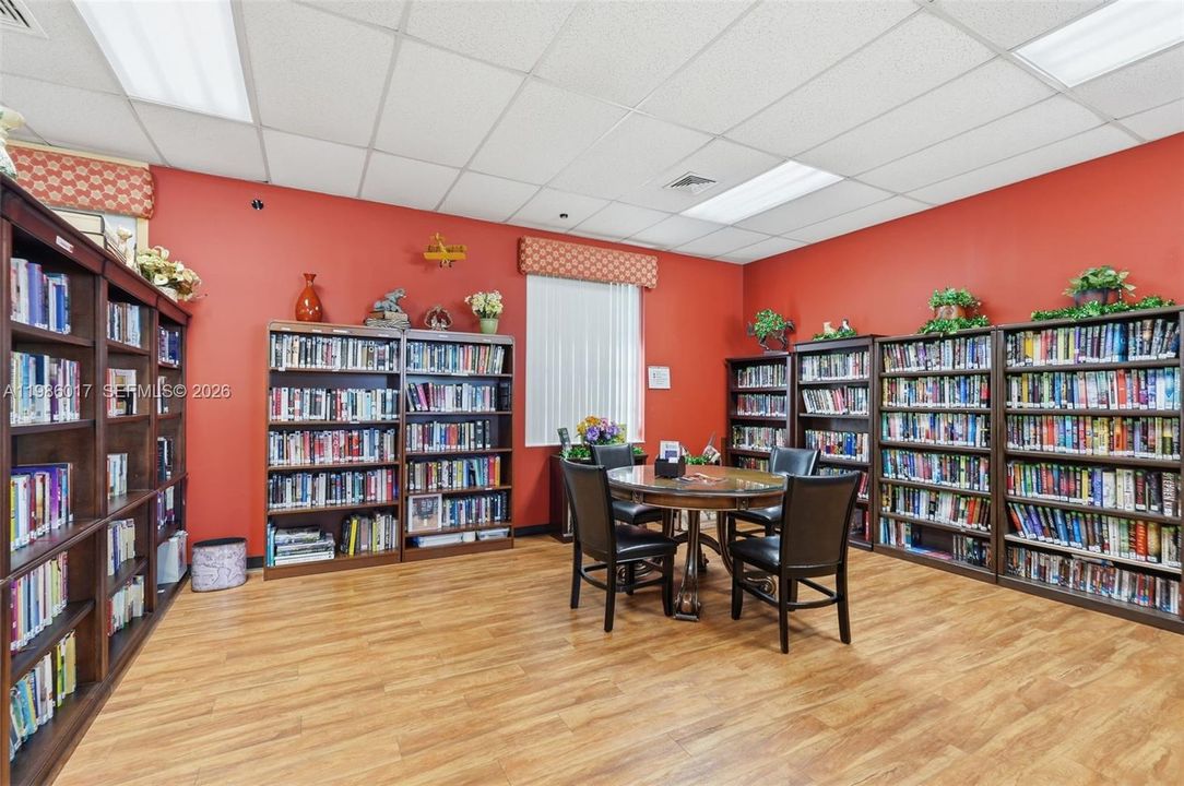 For Sale: $222,000 (2 beds, 2 baths, 1250 Square Feet)